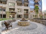Outdoor Firepit in Courtyard - The Lion Vail 
